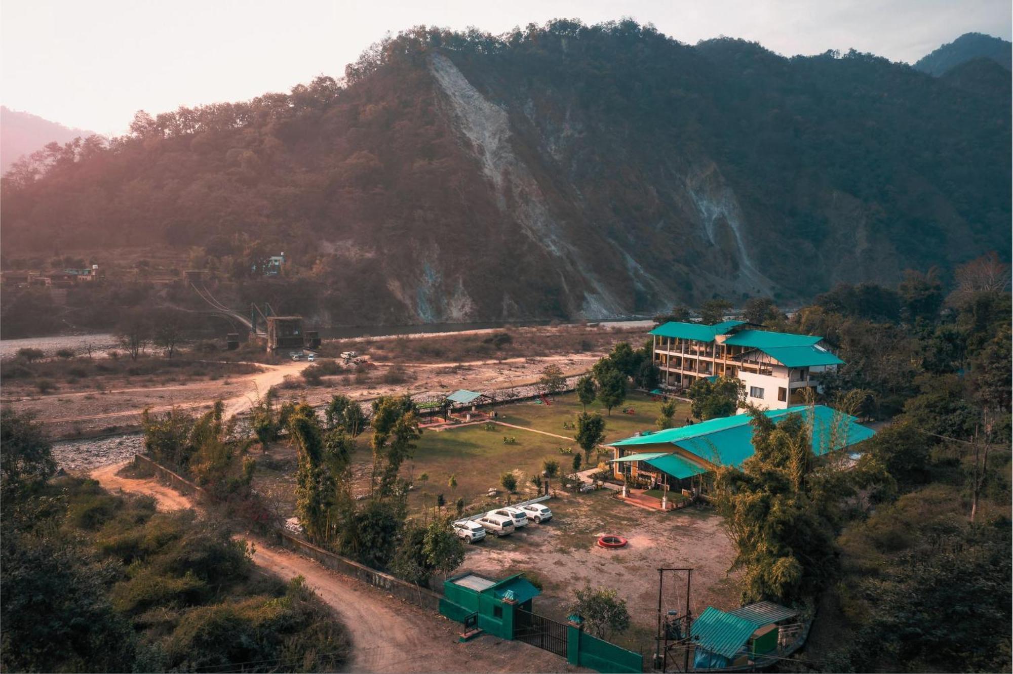 Corbett River Valley Resort Marchula Ngoại thất bức ảnh